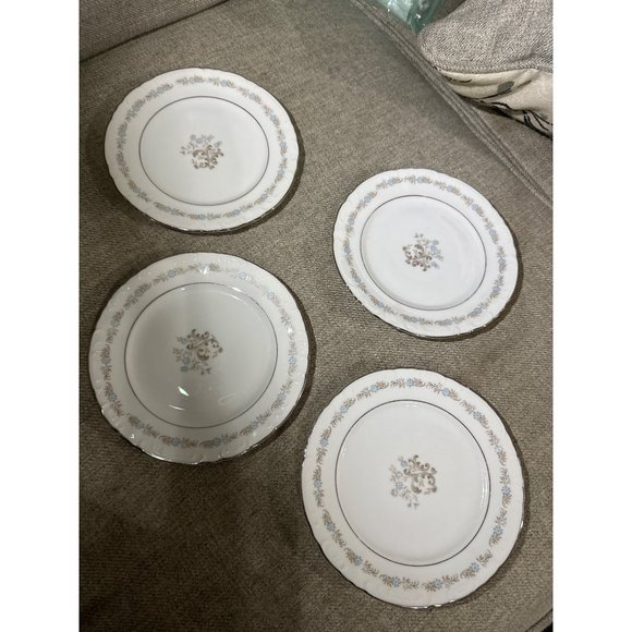 Rare vintage find Three Castle Fine China Japan Suzanne - Picture 1 of 3